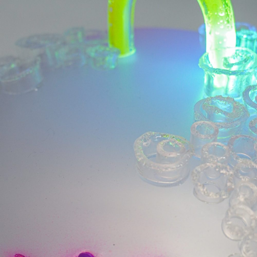 2023 | Tumpuk Lapis, Tampak Isi : Laras 14 | 25 x 50 x 10 cm | resin, acrylic, paint