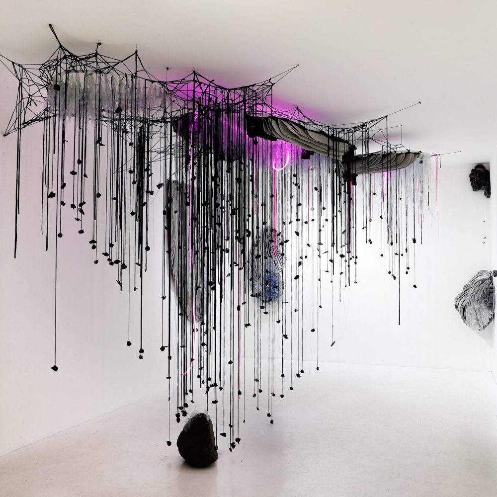 2019 | Tumpuk Lapis, Tampak Isi : Laras 5 | felt, acrylic, plaastic, yarn, stone, neon lights