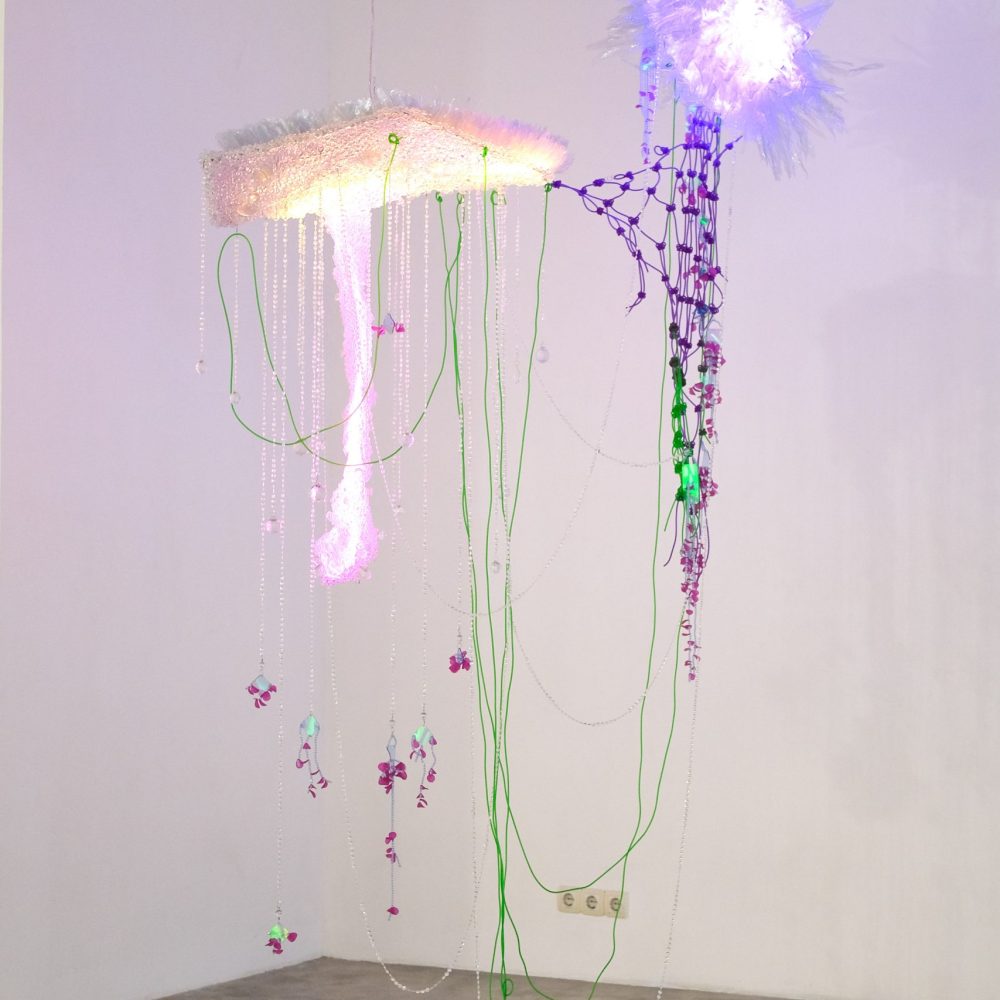 2022 | Tumpuk Lapis, Tampak Isi : Laras 11 | beads, resin, led, acrylic