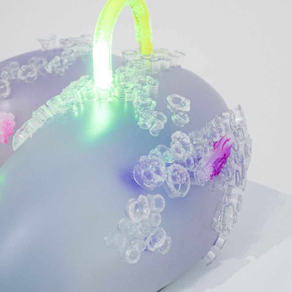 2023 | Tumpuk Lapis, Tampak Isi : Laras 12 | 30 x 32 x 20 cm | resin, acrylic, paint