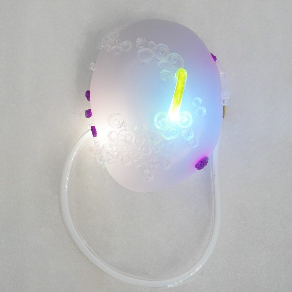 2023 | Tumpuk Lapis, Tampak Isi : Laras 14 | 25 x 50 x 10 cm | resin, acrylic, paint