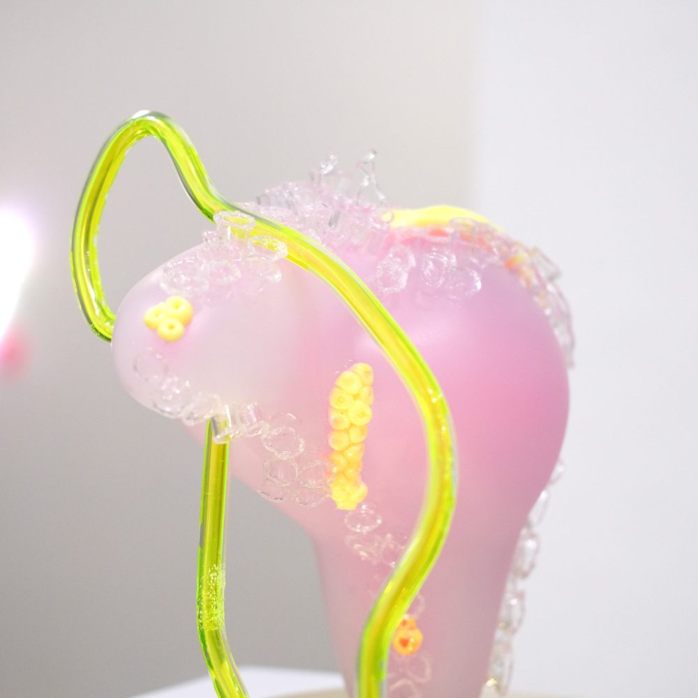 2023 | Tumpuk Lapis, Tampak Isi : Rona 15 | 32 x 21 x 23,5 cm | resin, acrylic, brass