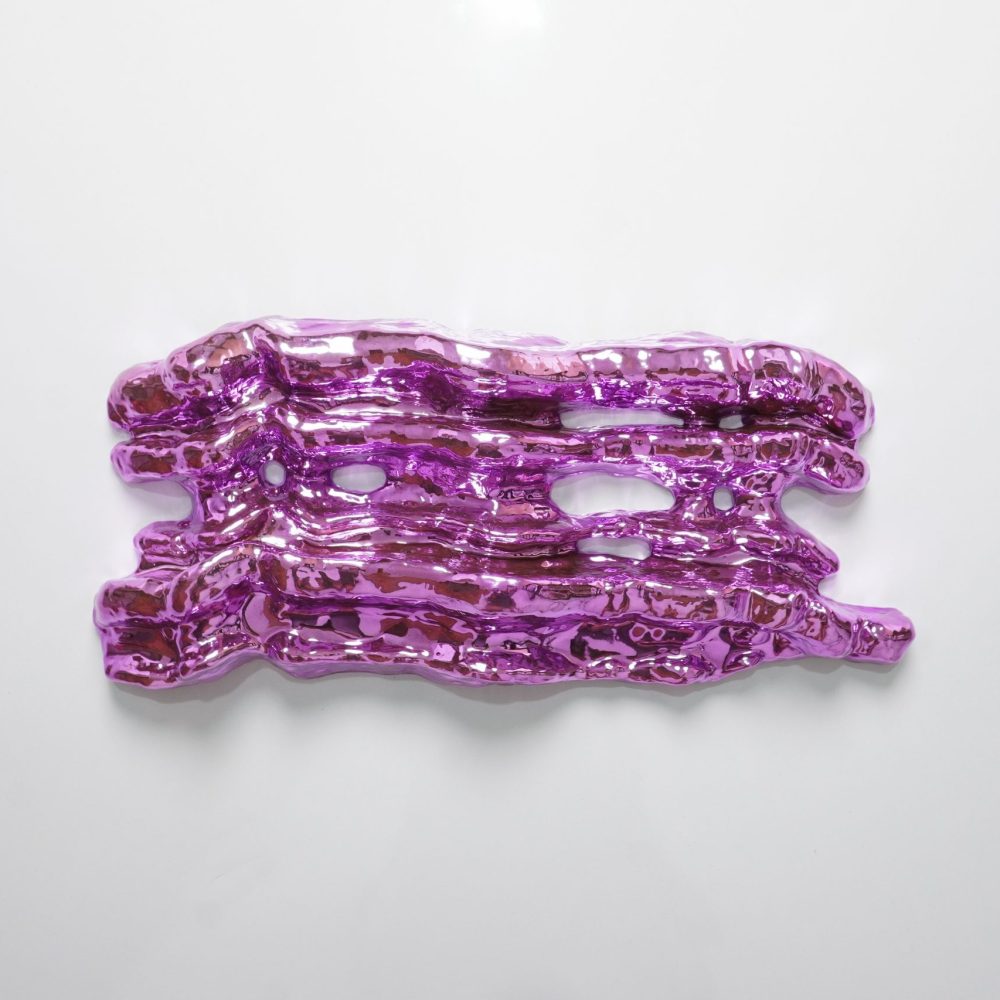 2024 | Ruang Fana : Dinamika 22 | 47 x 22 x 5 cm | resin and chrome