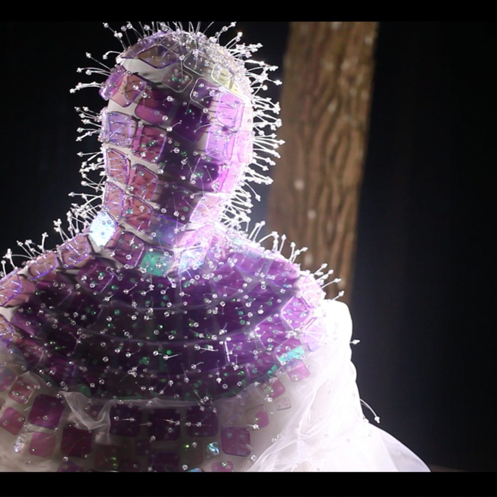 2017 | Tumpuk Lapis, Tampak Isi  acrylic, fabric, beads, nylon